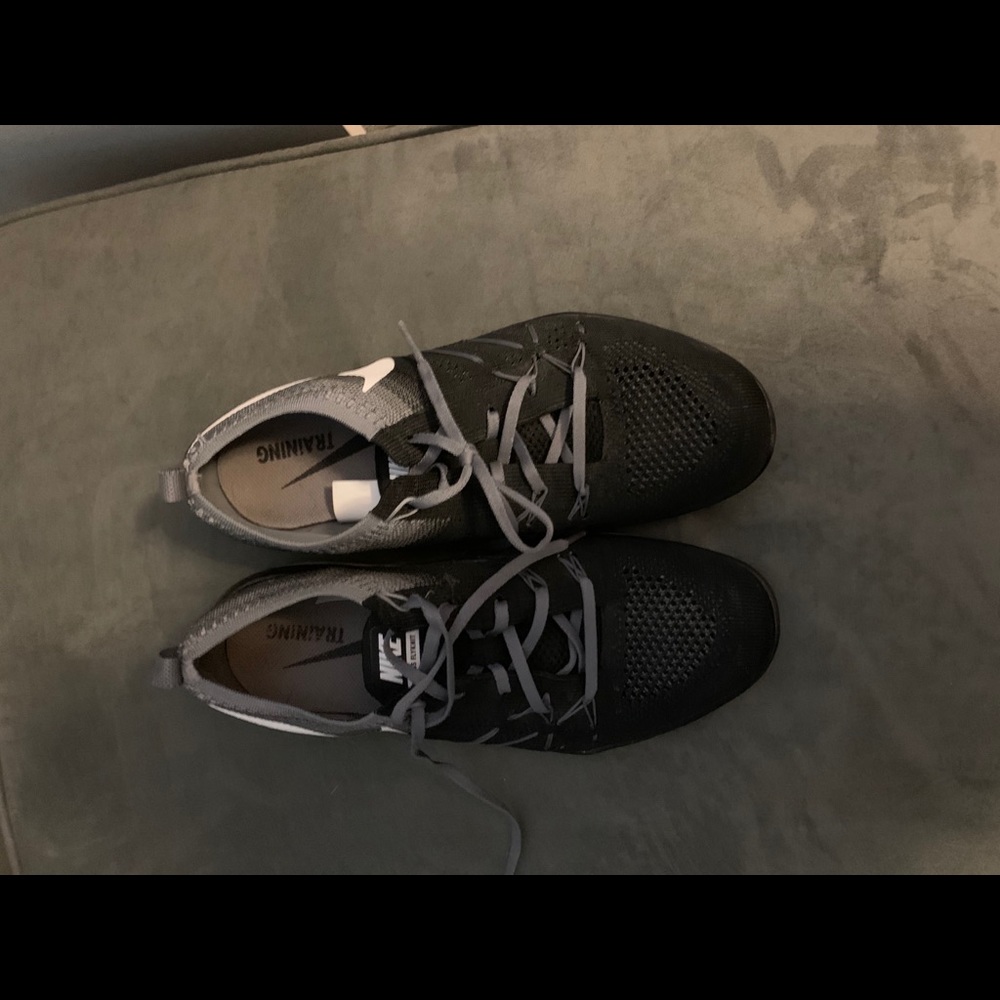 Nike sneakers 8.5